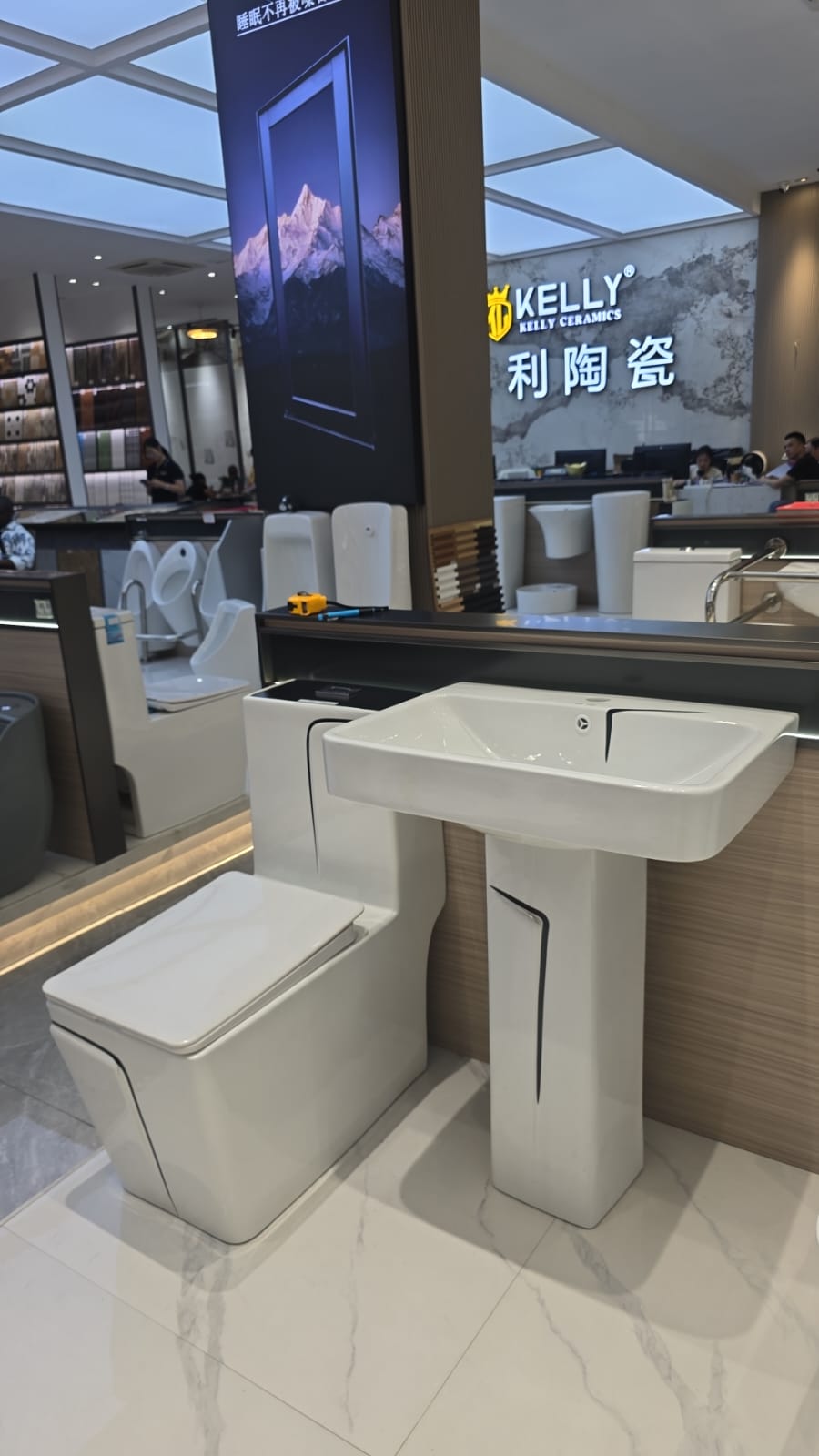 Atelier WC & Pedestal Basin Suite